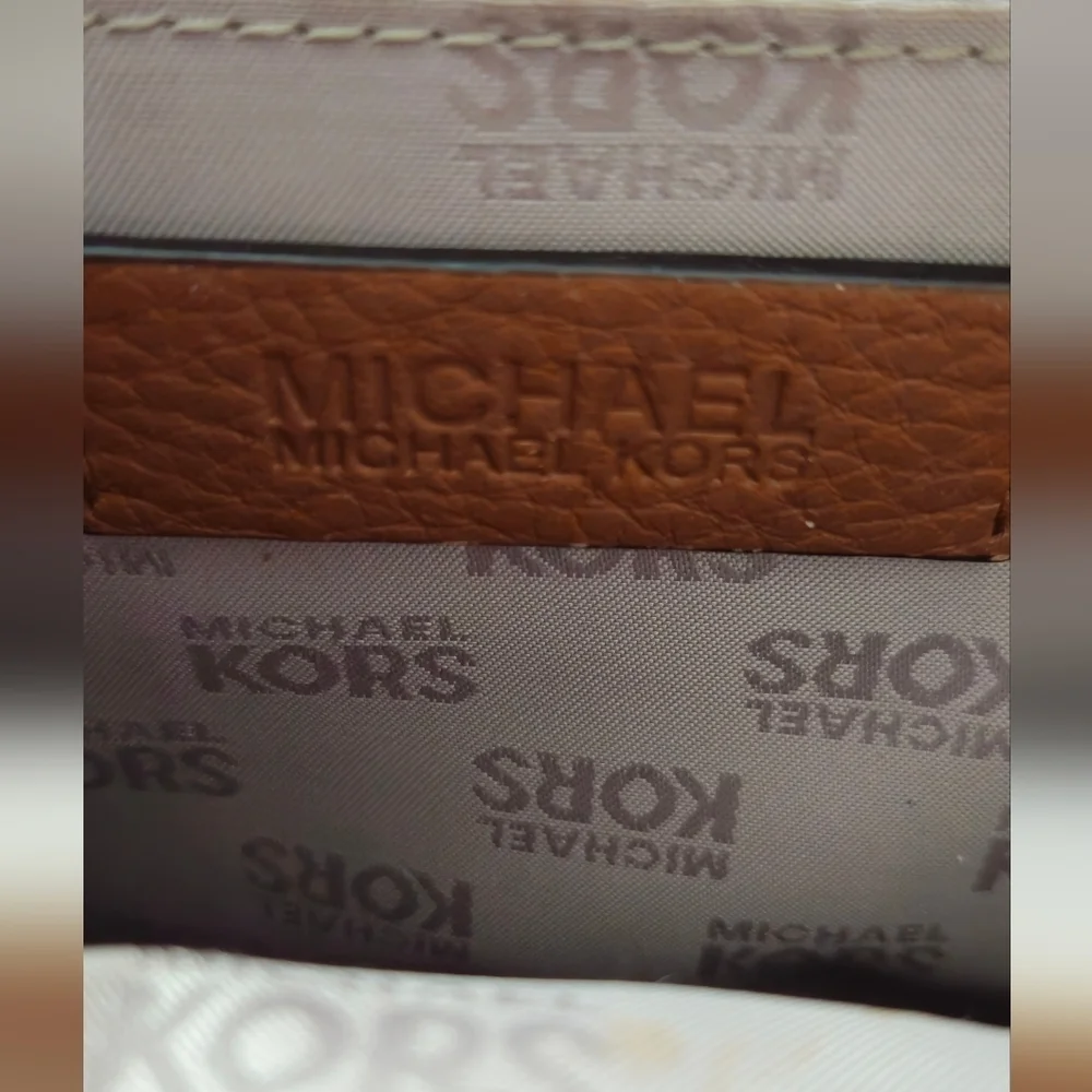 Michael Kors Jet Set Medium Pebbled Leather Tan Crossbody Bag